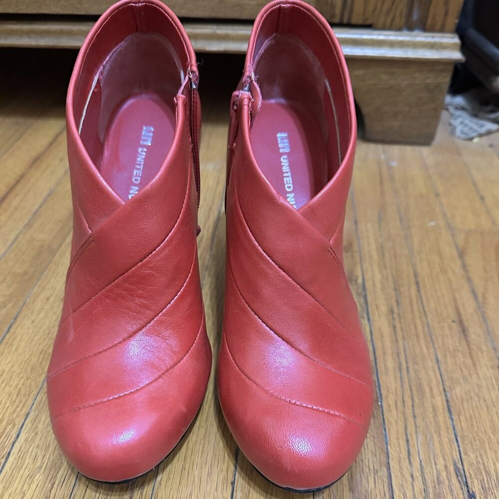 United Nude Sz 8 Barely Used Red Leather Booties